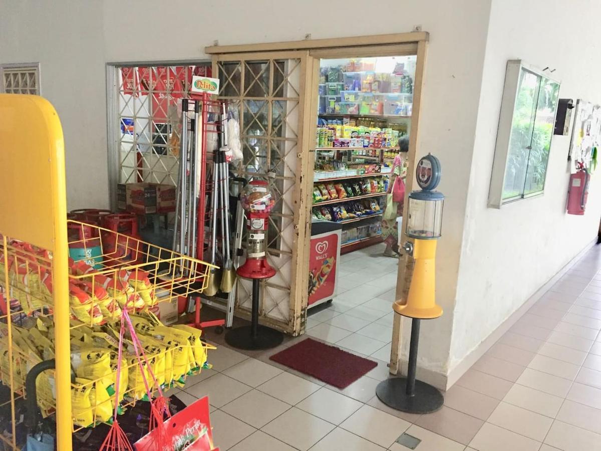 Cozy Kelana Jaya Semi-D Apt Near Mall, College & Hospital ペタリンジャヤ エクステリア 写真